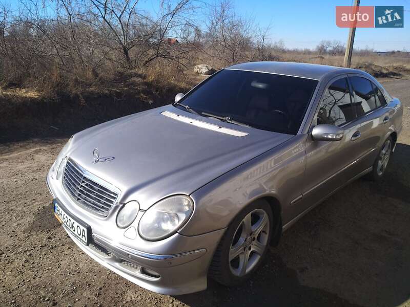 Седан Mercedes-Benz E-Class 2004 в Одесі