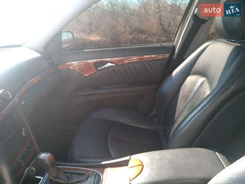 Седан Mercedes-Benz E-Class 2004 в Одессе