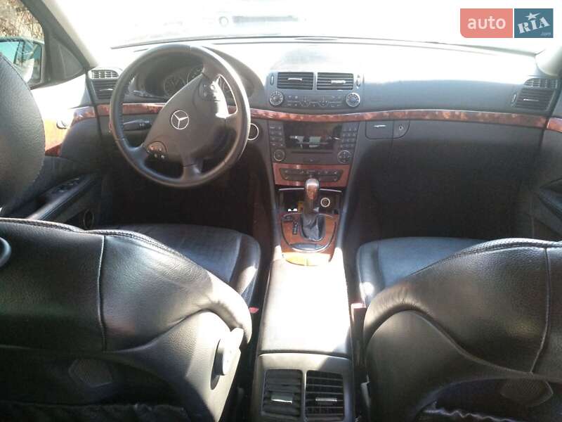 Седан Mercedes-Benz E-Class 2004 в Одессе