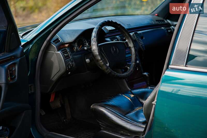 Седан Mercedes-Benz E-Class 1997 в Гайвороне