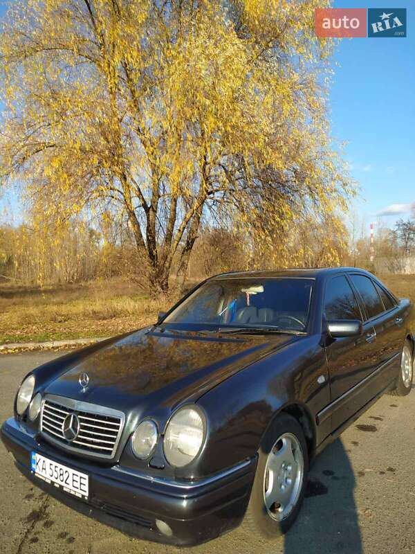 Седан Mercedes-Benz E-Class 1996 в Киеве