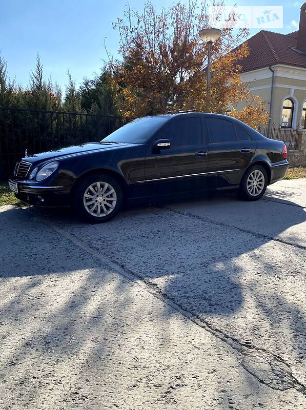 Седан Mercedes-Benz E-Class 2004 в Одесі