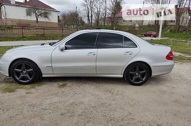 Седан Mercedes-Benz E-Class 2002 в Червонограді