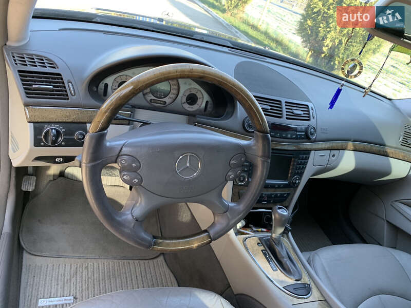 Седан Mercedes-Benz E-Class 2006 в Чернівцях
