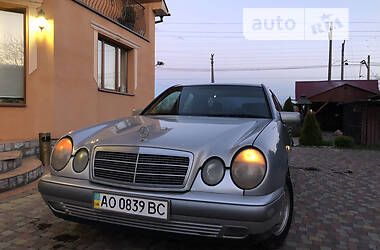 Седан Mercedes-Benz E-Class 1998 в Ужгороді