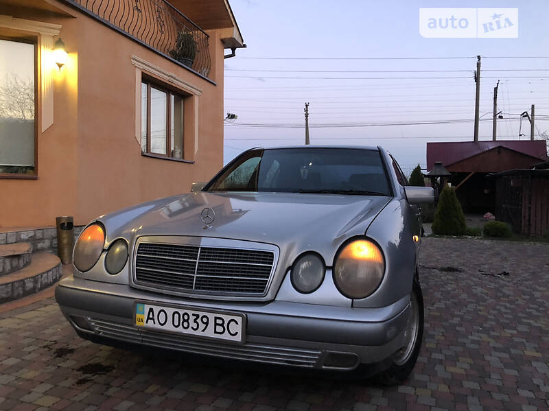 Седан Mercedes-Benz E-Class 1998 в Ужгороді