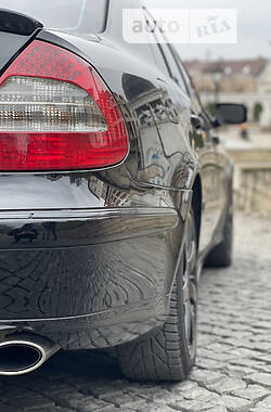 Седан Mercedes-Benz E-Class 2008 в 