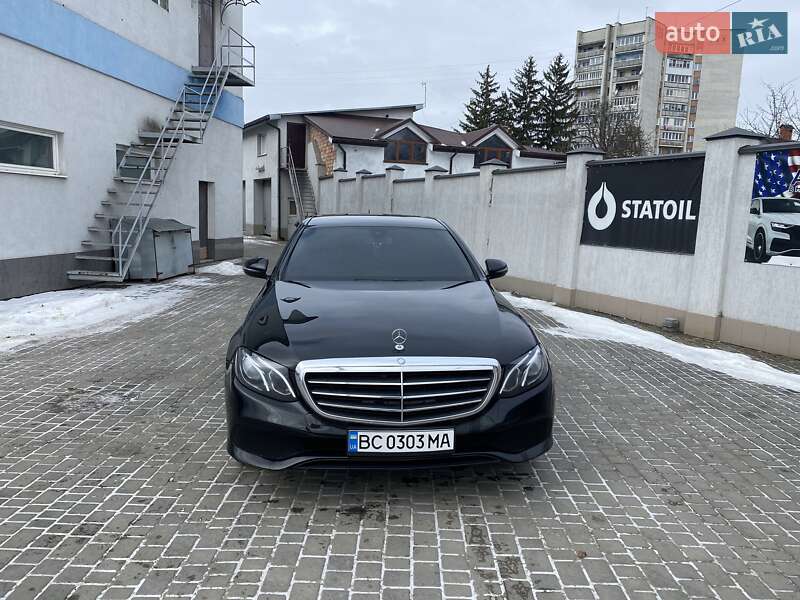 Седан Mercedes-Benz E-Class 2016 в Дрогобыче