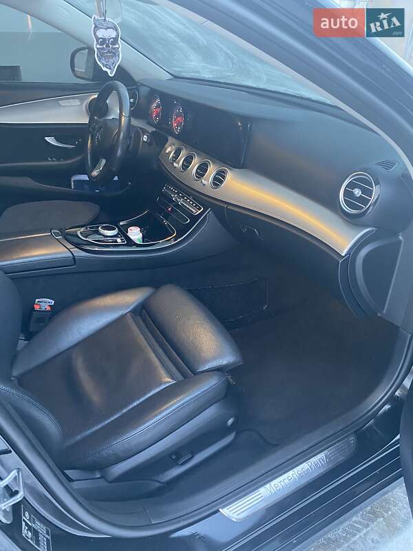 Седан Mercedes-Benz E-Class 2016 в Дрогобыче