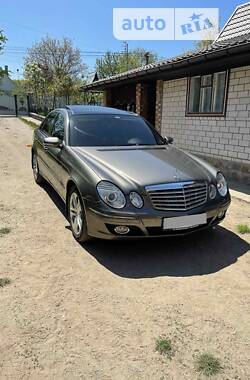 Седан Mercedes-Benz E-Class 2007 в Тростянце