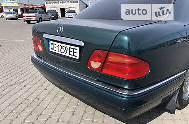 Седан Mercedes-Benz E-Class 1996 в Чернівцях