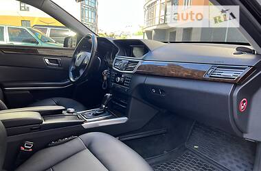 Седан Mercedes-Benz E-Class 2012 в Ивано-Франковске