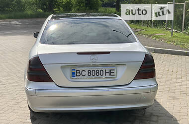 Седан Mercedes-Benz E-Class 2004 в Самборе