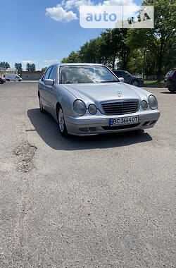 Седан Mercedes-Benz E-Class 2000 в Львові