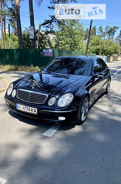 Седан Mercedes-Benz E-Class 2004 в Києві