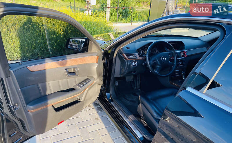 Седан Mercedes-Benz E-Class 2011 в Луцке