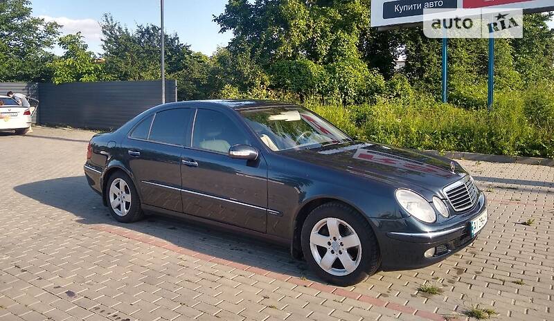 Седан Mercedes-Benz E-Class 2004 в Івано-Франківську