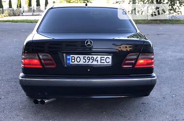 Седан Mercedes-Benz E-Class 2000 в Тернополе