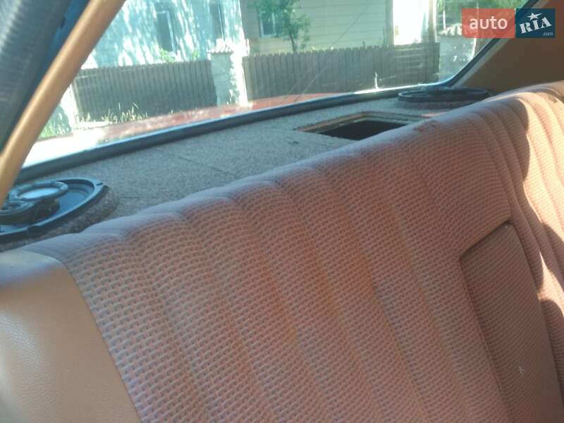 Седан Mercedes-Benz E-Class 1979 в Тернополі