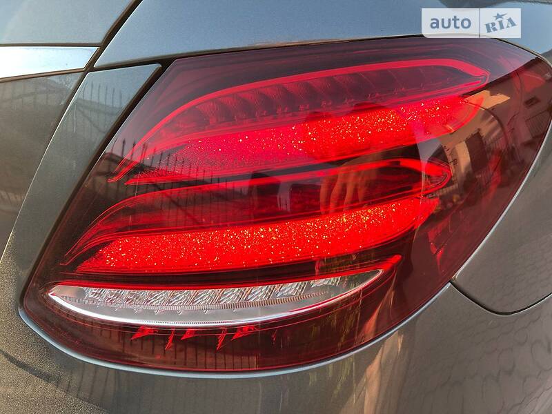 Седан Mercedes-Benz E-Class 2016 в Львове