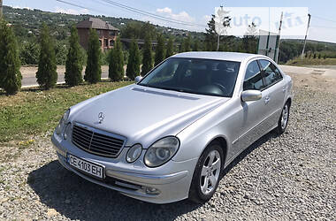 Седан Mercedes-Benz E-Class 2003 в Черновцах