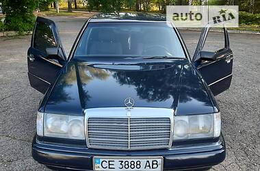 Седан Mercedes-Benz E-Class 1993 в Чернівцях