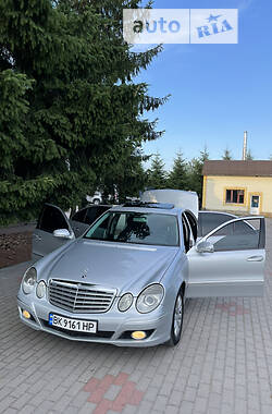Седан Mercedes-Benz E-Class 2007 в Рокитном