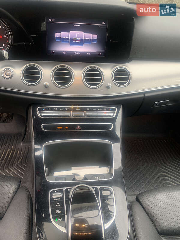 Седан Mercedes-Benz E-Class 2016 в Черновцах