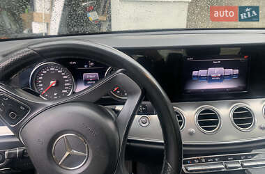 Седан Mercedes-Benz E-Class 2016 в Черновцах