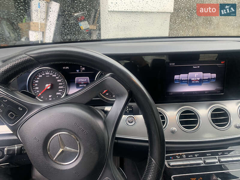 Седан Mercedes-Benz E-Class 2016 в Черновцах