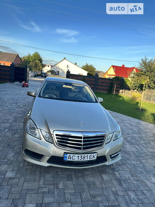 Седан Mercedes-Benz E-Class 2011 в Луцьку