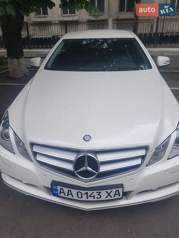 Купе Mercedes-Benz E-Class 2011 в Киеве