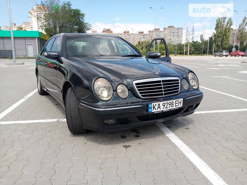 Седан Mercedes-Benz E-Class 2000 в Киеве