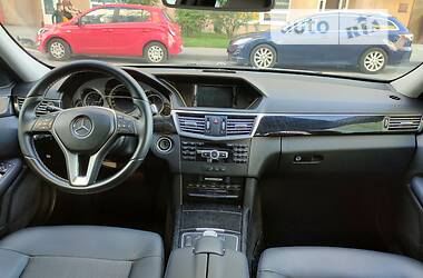 Седан Mercedes-Benz E-Class 2012 в Львове