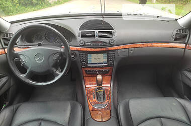 Седан Mercedes-Benz E-Class 2003 в Калуші