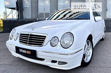 Седан Mercedes-Benz E-Class 2000 в 