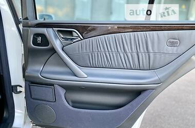 Седан Mercedes-Benz E-Class 2000 в 