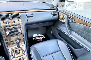 Седан Mercedes-Benz E-Class 2000 в 