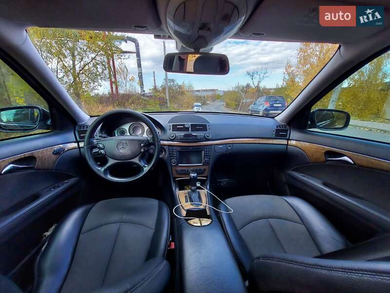 Седан Mercedes-Benz E-Class 2008 в Чернівцях