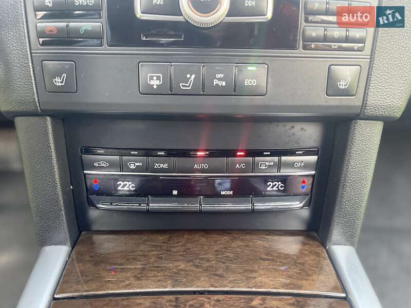 Седан Mercedes-Benz E-Class 2012 в Харькове
