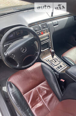 Седан Mercedes-Benz E-Class 2000 в Малине