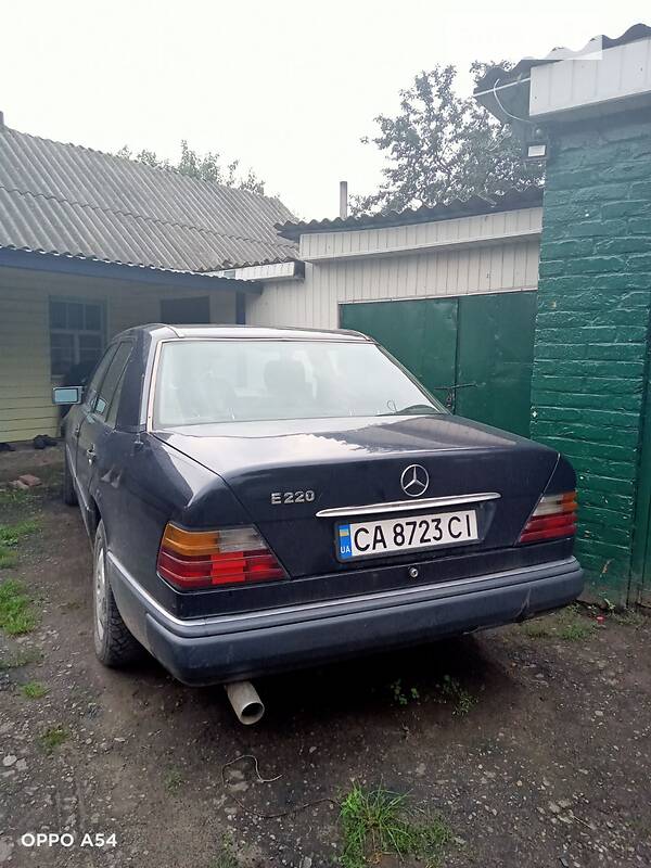 Седан Mercedes-Benz E-Class 1994 в Монастирищеві
