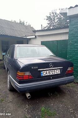 Седан Mercedes-Benz E-Class 1994 в 