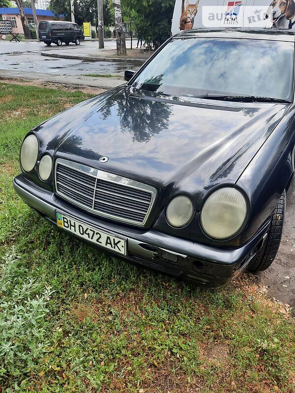 Седан Mercedes-Benz E-Class 1998 в Одессе