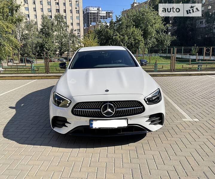 Седан Mercedes-Benz E-Class 2022 в Києві