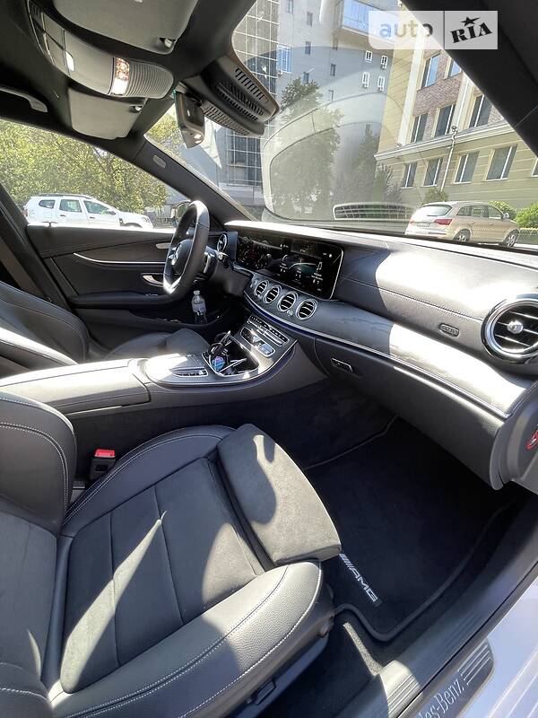 Седан Mercedes-Benz E-Class 2022 в Києві