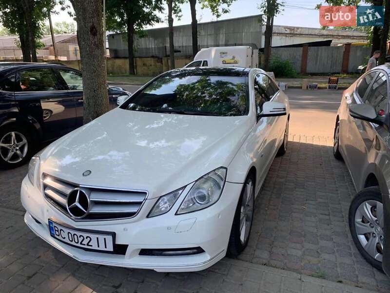 Купе Mercedes-Benz E-Class 2011 в Львові