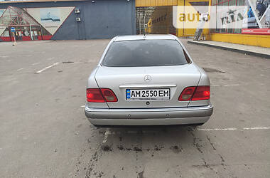 Седан Mercedes-Benz E-Class 1999 в Житомире