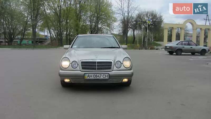 Седан Mercedes-Benz E-Class 1997 в Кременчуге