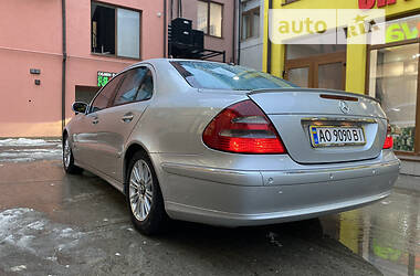 Седан Mercedes-Benz E-Class 2003 в Тячеве